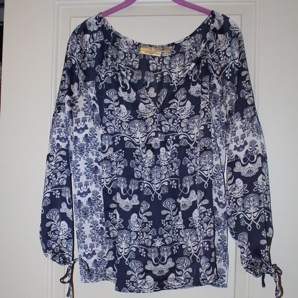 Vera Wang Tops - Vera Wang Blouse Small